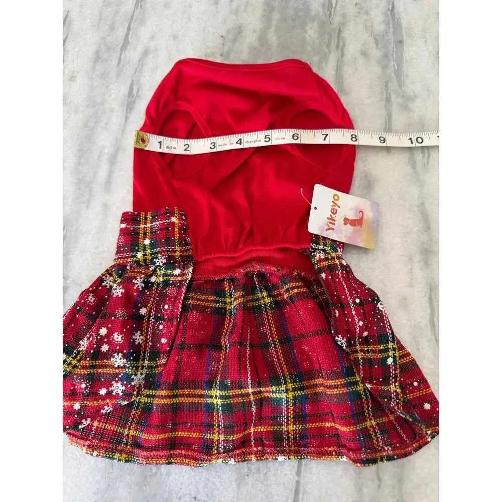 Dog Christmas Dress Fits Like a Small tag says Medium